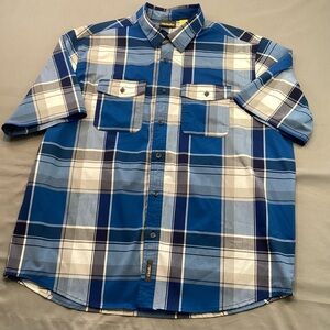 Cabela’s Men’s Short Sleeve Button-Up Plaid Shirt Size XL MINT Condition